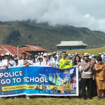 POLICE GO TO SCHOOL