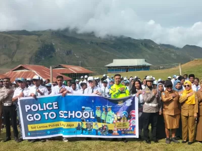 Cara Edukasi Tertib Berlalulintas Ala Polres Lanny Jaya Melalui Program Police Go To School